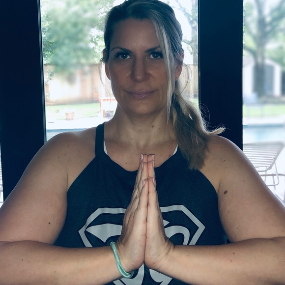 Meet your Posher, Allyson - Picture 2 of 5